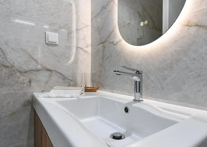 On - Premium - Free Parking & Pet Friendly Apartment